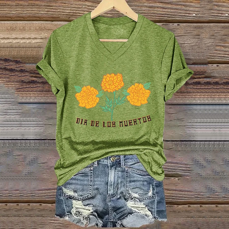 Mexican Retro Day Of The Dead Dia De Los Muertos Inspired Painting V-Neck T-Shirt